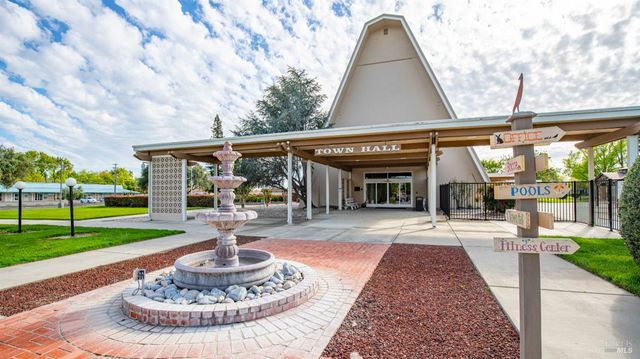 442 Yellowstone Dr, Vacaville, CA 95687