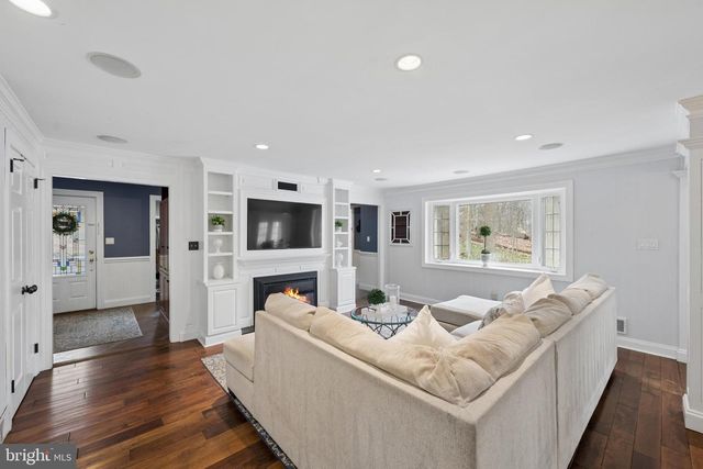 596 TANGLEWOOD LN, Devon, PA 19333