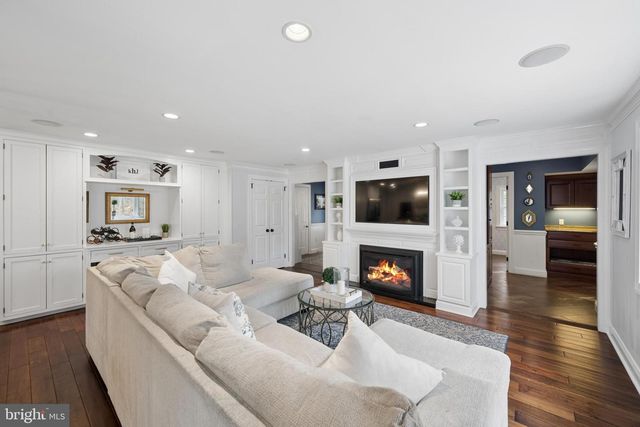 596 TANGLEWOOD LN, Devon, PA 19333