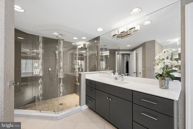 596 TANGLEWOOD LN, Devon, PA 19333