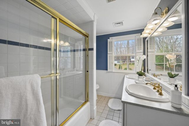 596 TANGLEWOOD LN, Devon, PA 19333