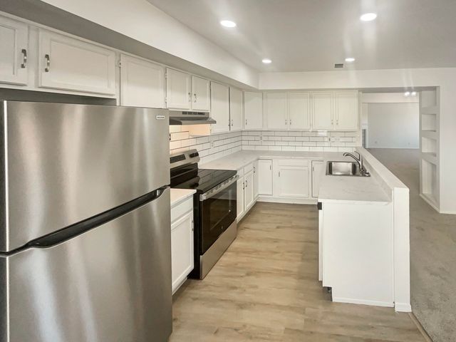 1725 Allegheny Drive NE, Rio Rancho, NM 87144