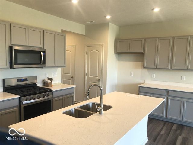 14142 Bay Willow Drive, Fishers, IN 46037