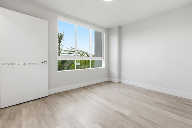 2505 NE 193rd St 4215, Miami, FL 33180