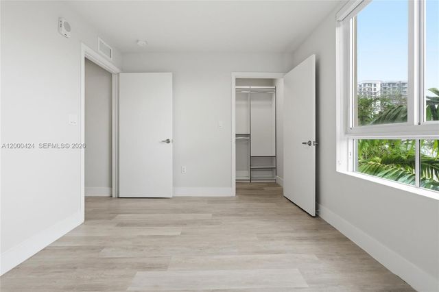 2505 NE 193rd St 4215, Miami, FL 33180