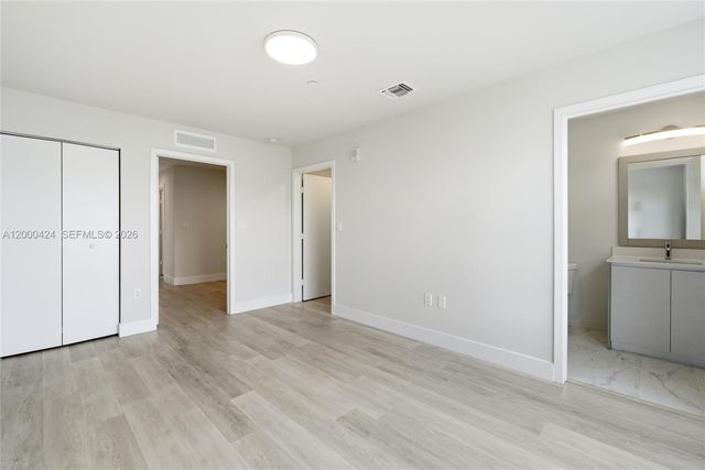 2505 NE 193rd St 4215, Miami, FL 33180