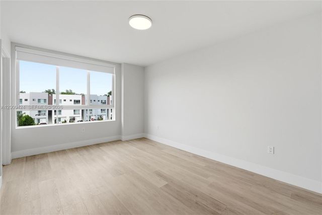 2505 NE 193rd St 4215, Miami, FL 33180