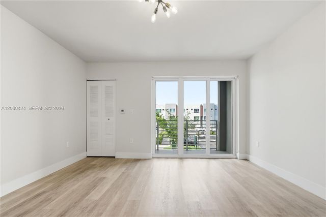 2505 NE 193rd St 4215, Miami, FL 33180