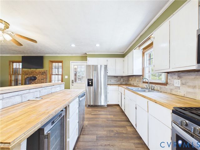 3370 Stage Coach Rd, Farmville, VA 23901