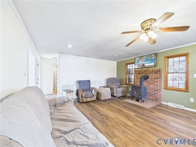 3370 Stage Coach Rd, Farmville, VA 23901