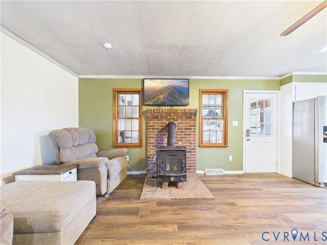 3370 Stage Coach Rd, Farmville, VA 23901