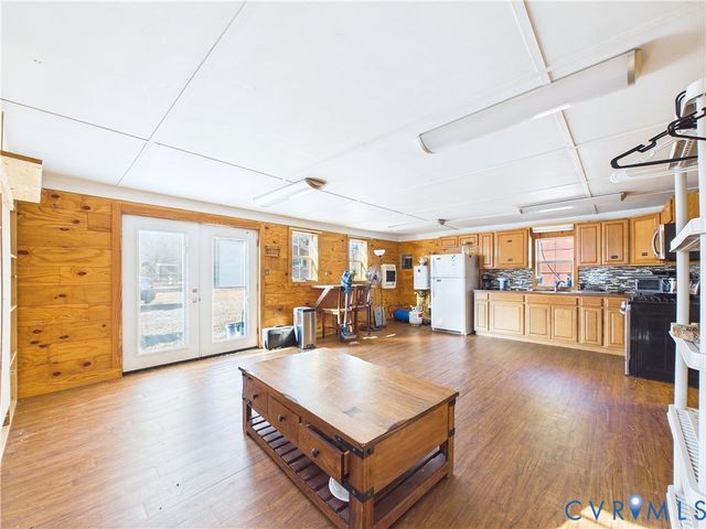 3370 Stage Coach Rd, Farmville, VA 23901