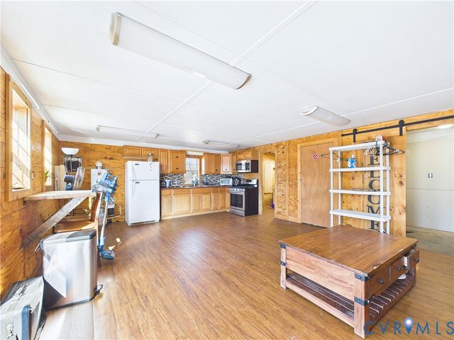 3370 Stage Coach Rd, Farmville, VA 23901