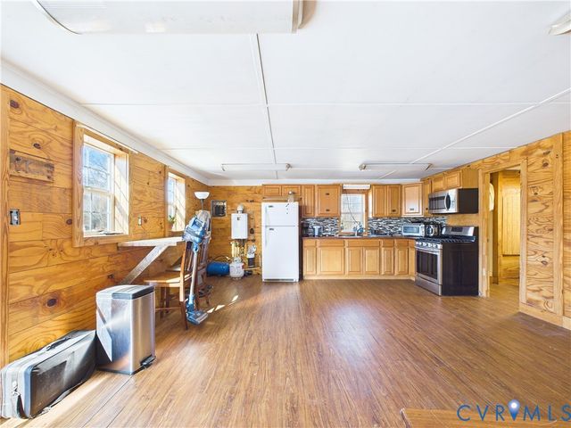 3370 Stage Coach Rd, Farmville, VA 23901