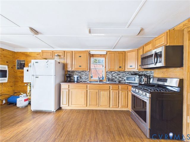 3370 Stage Coach Rd, Farmville, VA 23901