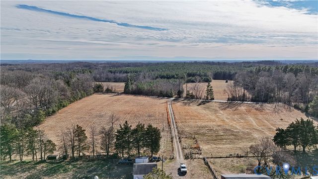 3370 Stage Coach Rd, Farmville, VA 23901