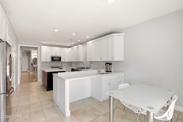 4 Blue River Way, Lakewood, NJ 08701
