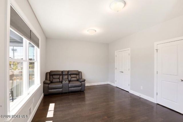 4 Blue River Way, Lakewood, NJ 08701