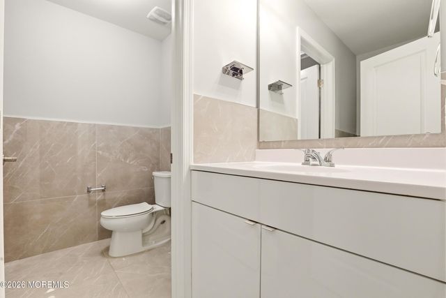 4 Blue River Way, Lakewood, NJ 08701