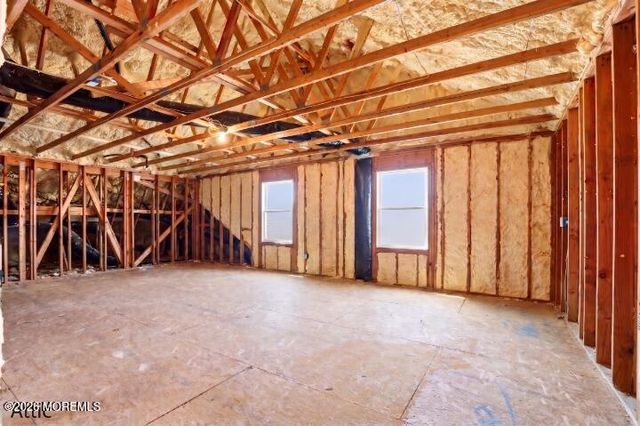 4 Blue River Way, Lakewood, NJ 08701