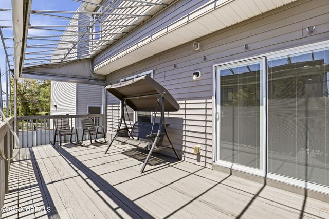 4 Blue River Way, Lakewood, NJ 08701