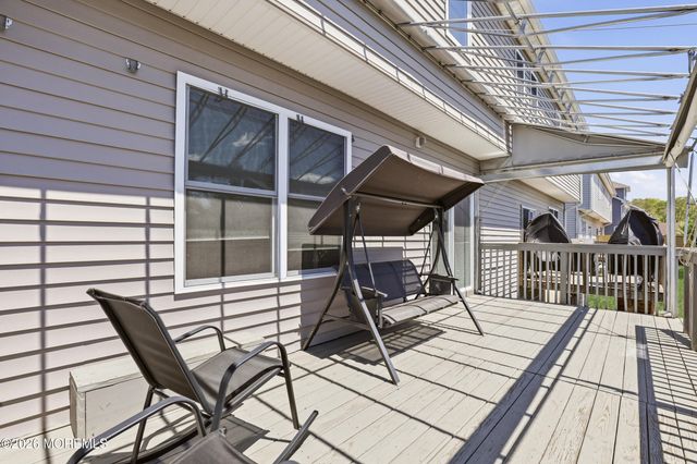 4 Blue River Way, Lakewood, NJ 08701