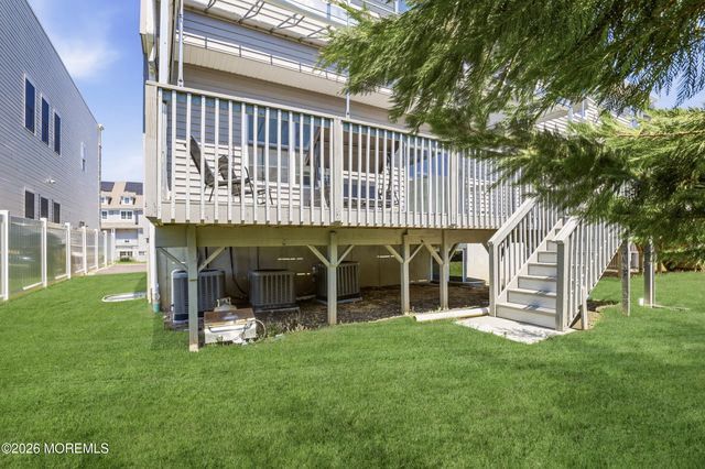 4 Blue River Way, Lakewood, NJ 08701