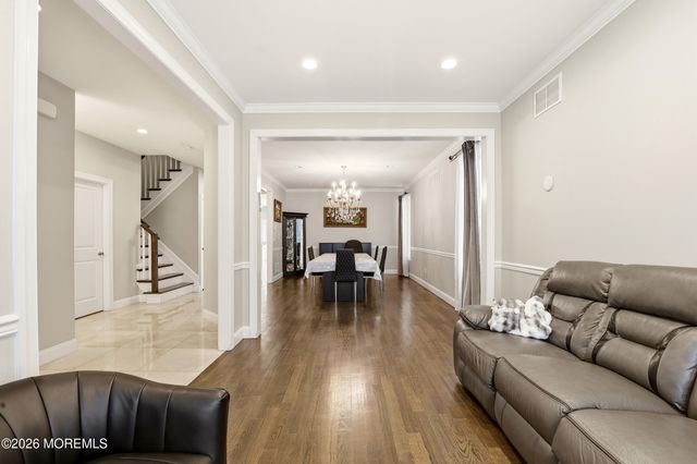 4 Blue River Way, Lakewood, NJ 08701