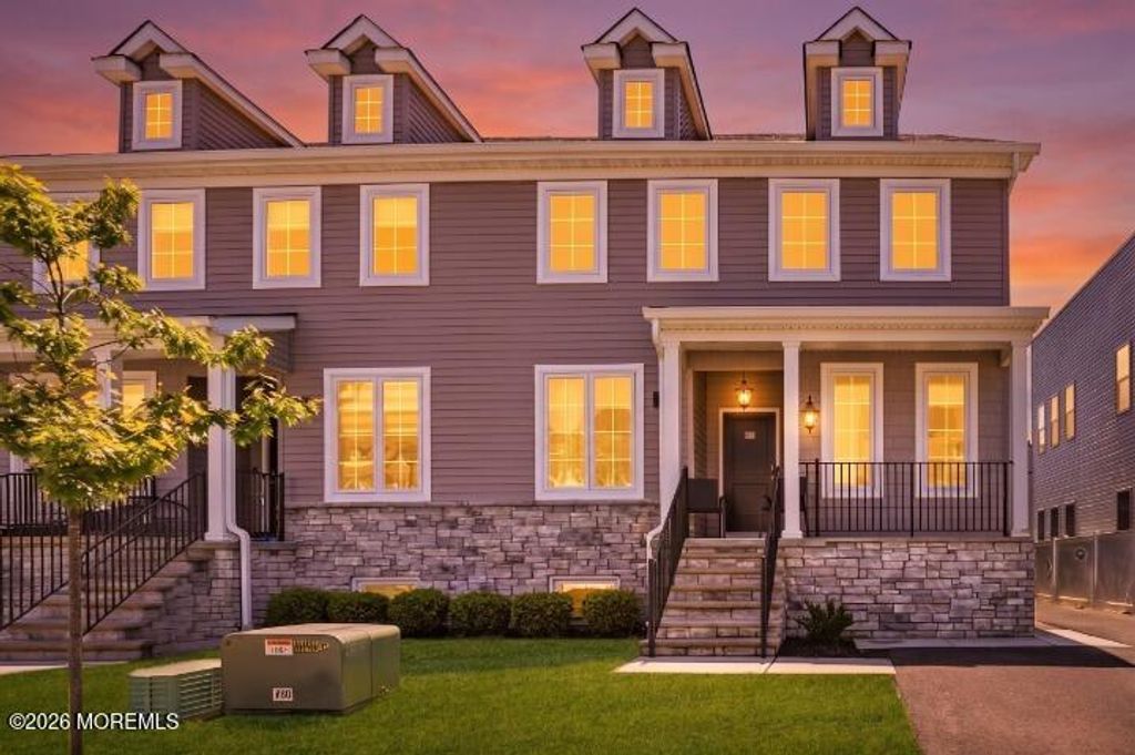 4 Blue River Way, Lakewood, NJ 08701