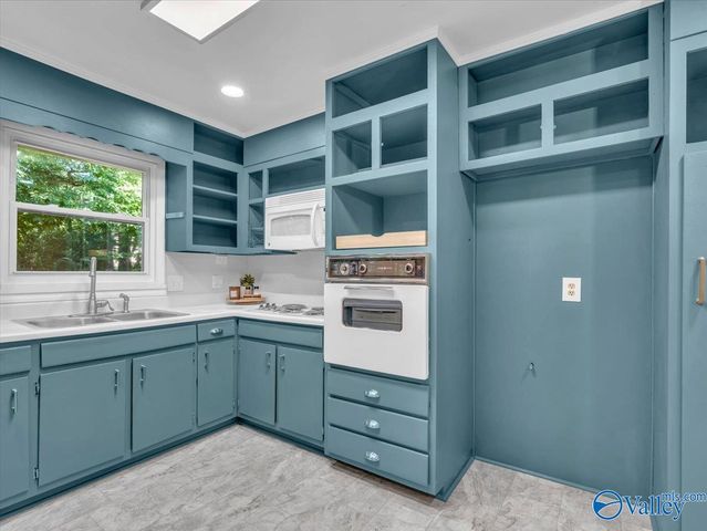 2307 Giles Drive NE, Huntsville, AL 35811