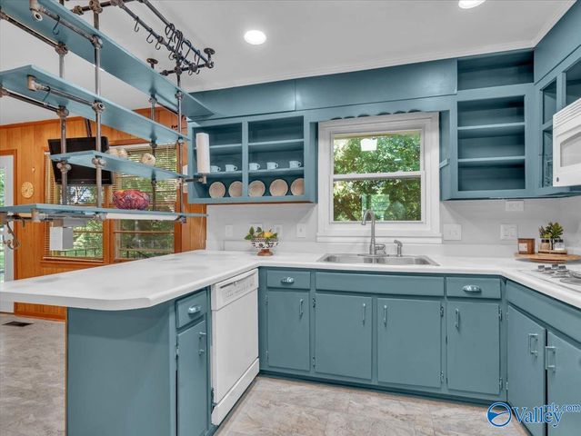 2307 Giles Drive NE, Huntsville, AL 35811