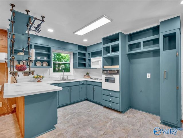 2307 Giles Drive NE, Huntsville, AL 35811