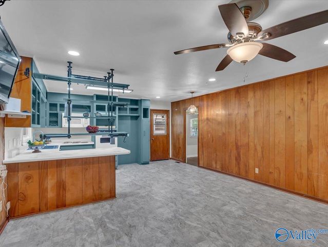 2307 Giles Drive NE, Huntsville, AL 35811