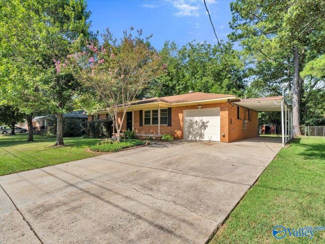 2307 Giles Drive NE, Huntsville, AL 35811
