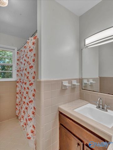 2307 Giles Drive NE, Huntsville, AL 35811