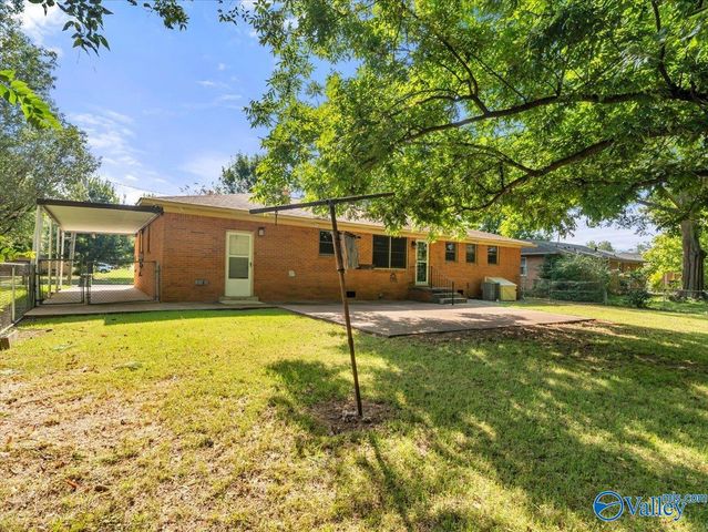 2307 Giles Drive NE, Huntsville, AL 35811