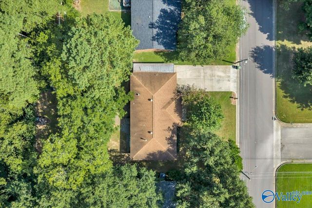 2307 Giles Drive NE, Huntsville, AL 35811