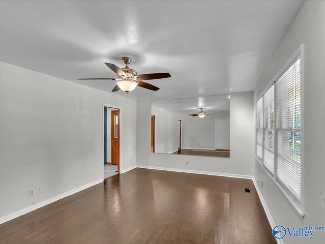 2307 Giles Drive NE, Huntsville, AL 35811