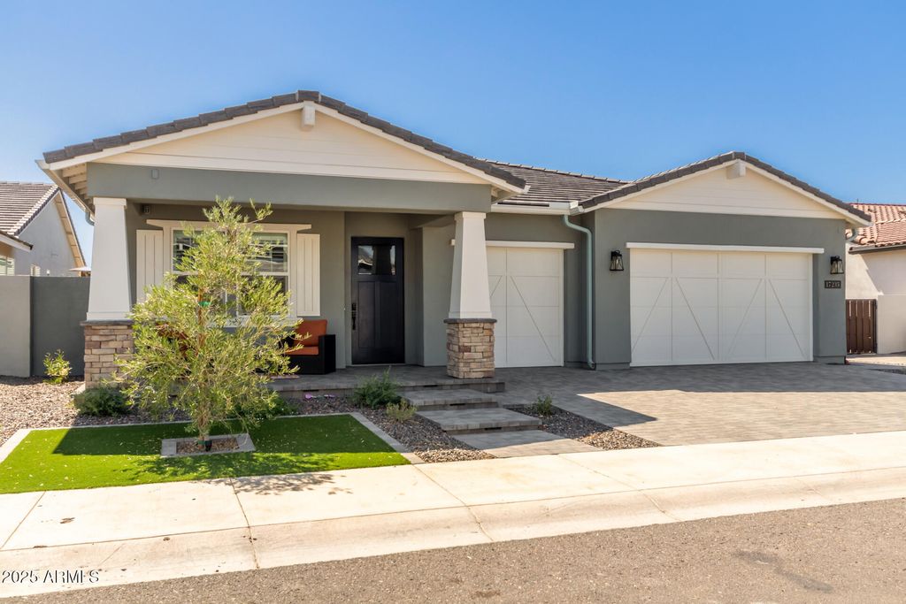 17235 W EDINBURG Street, Surprise, AZ 85388