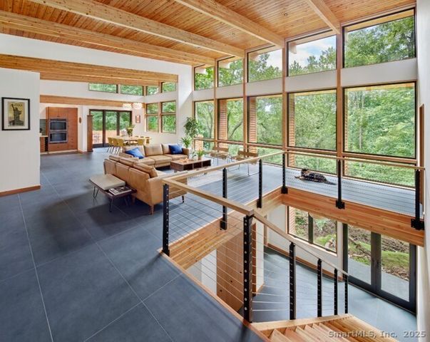 31 June Road A, Washington, CT 06777