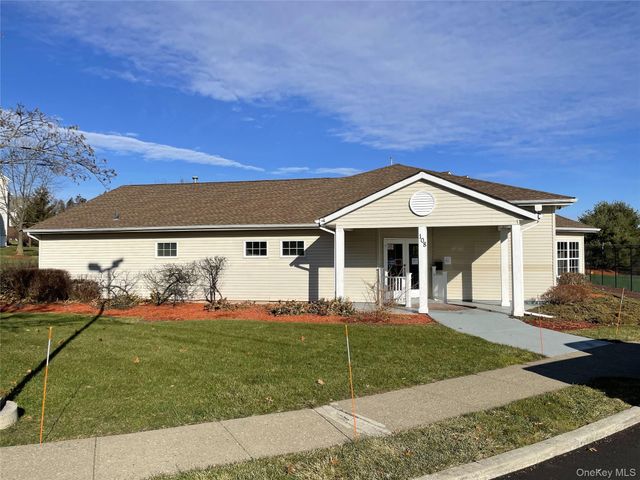 618 Crab Apple Lane, New Windsor, NY 12553