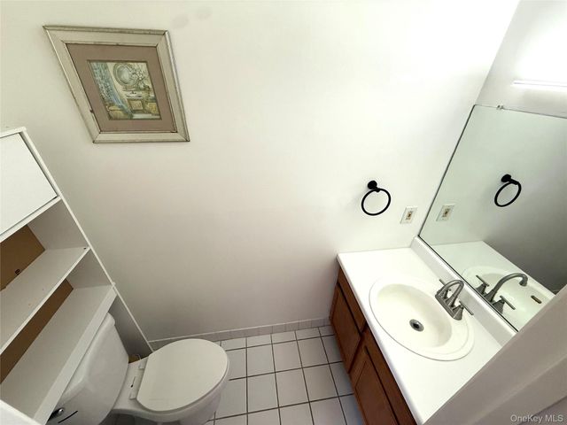 618 Crab Apple Lane, New Windsor, NY 12553