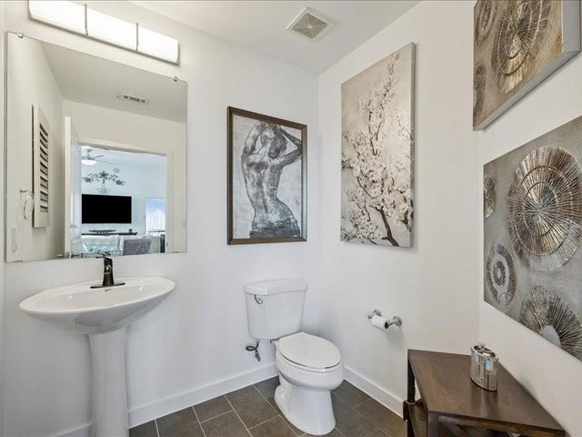 5925 Almeda Road 11901, Houston, TX 77004