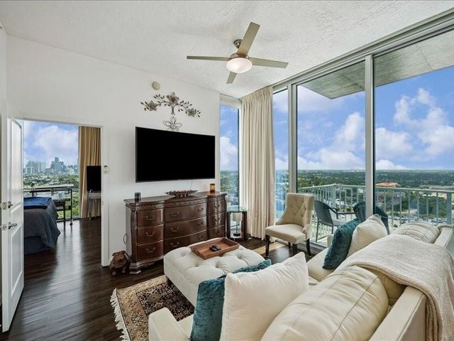 5925 Almeda Road 11901, Houston, TX 77004