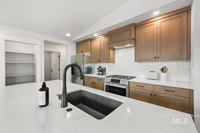 7016 S Cascabel Lane, Meridian, ID 83642