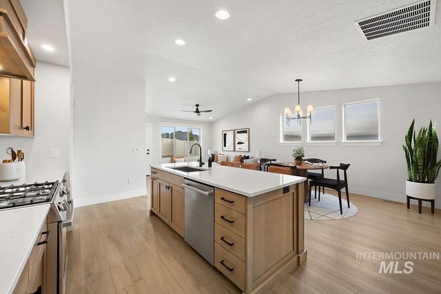 7016 S Cascabel Lane, Meridian, ID 83642