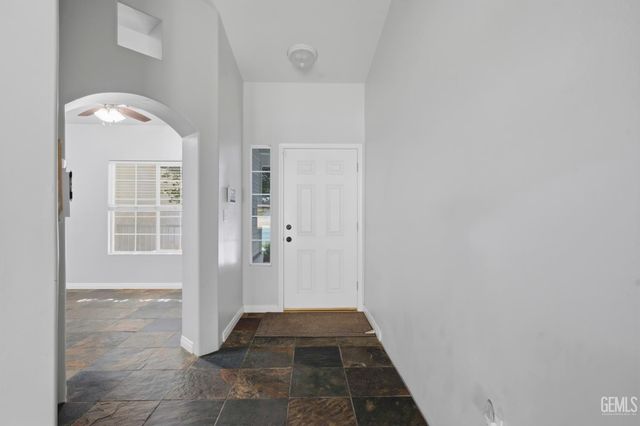 5123 Via Viretta Drive, Bakersfield, CA 93308