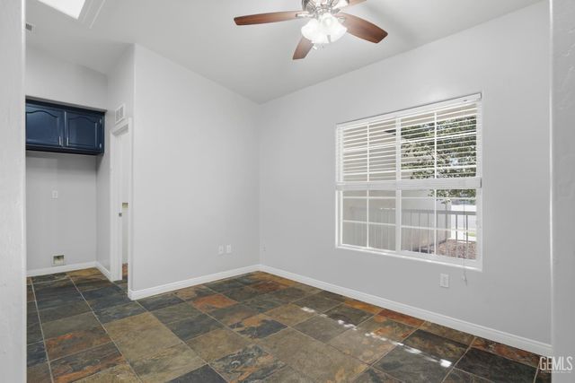 5123 Via Viretta Drive, Bakersfield, CA 93308