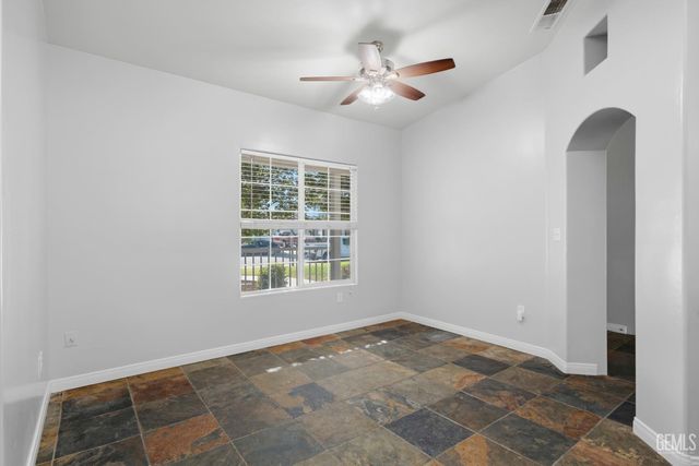 5123 Via Viretta Drive, Bakersfield, CA 93308