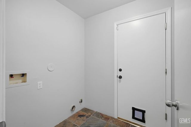 5123 Via Viretta Drive, Bakersfield, CA 93308